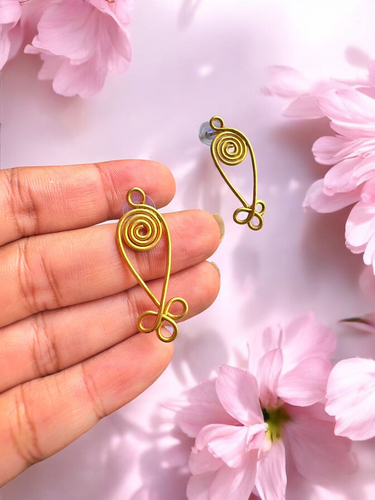 spiral-fish-brass-stud-earrings