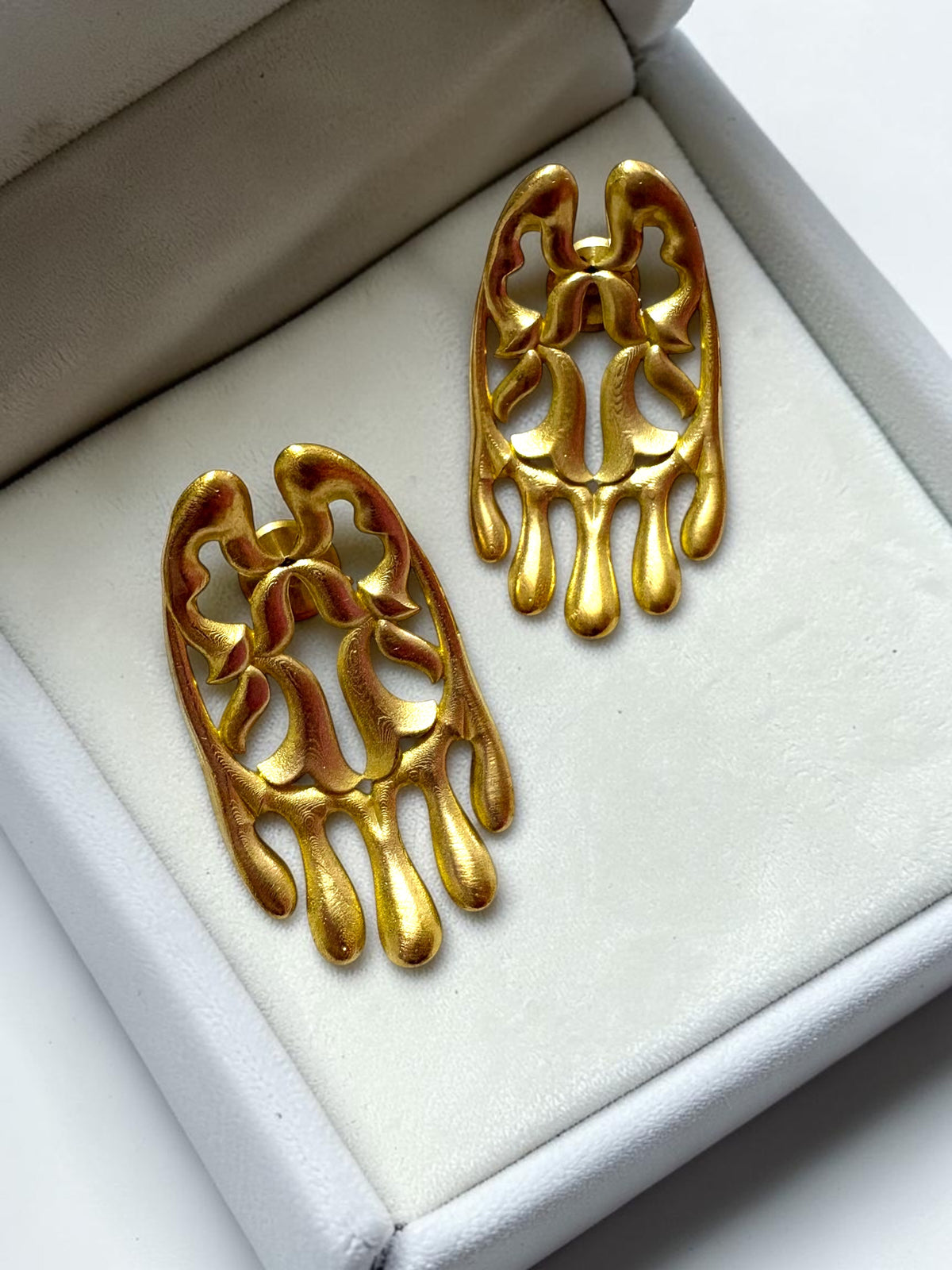 Kashish Premium Sculptural Brass Necklace Jewelry Set (Necklace, Earrings)