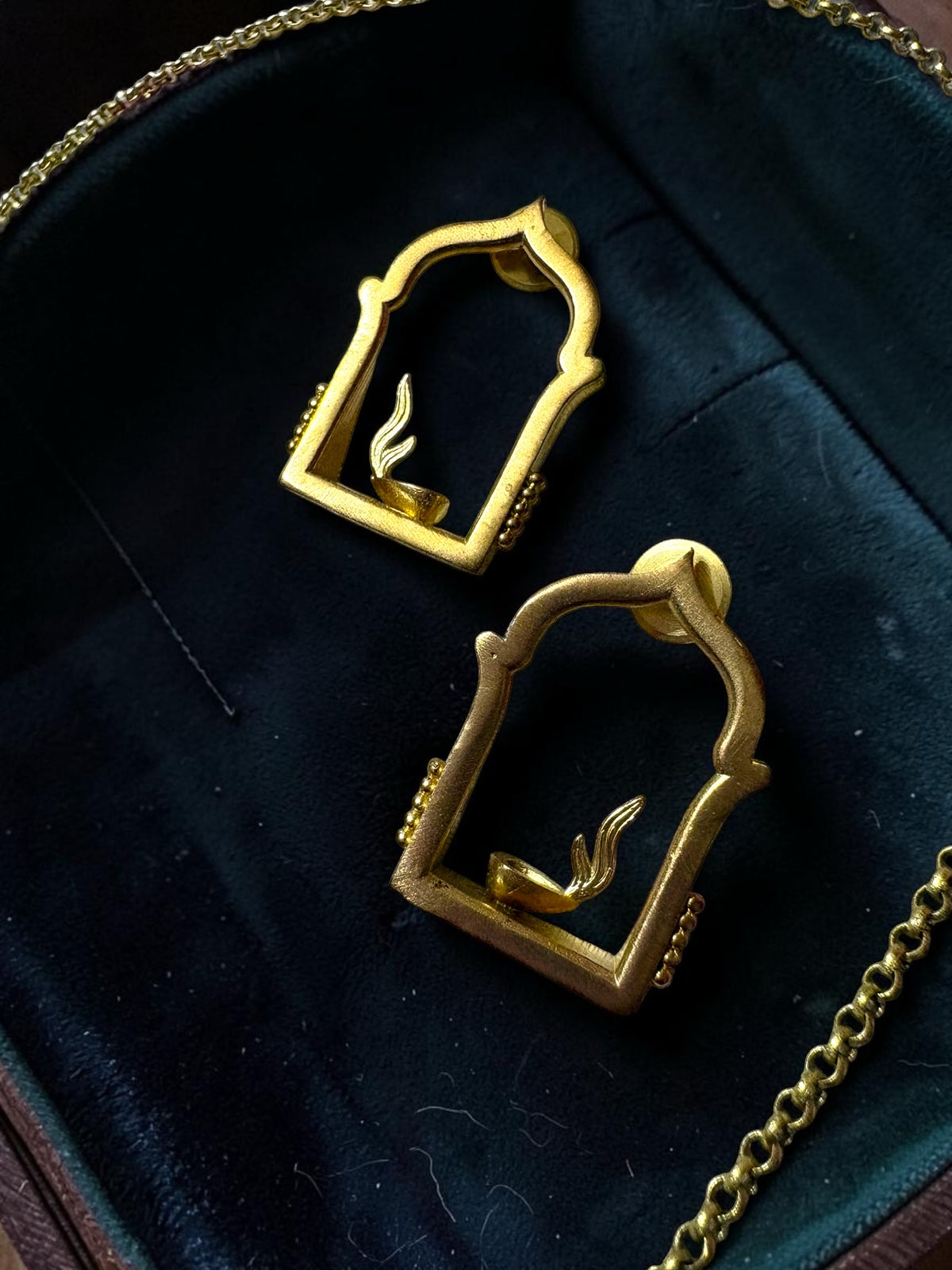 Deepavali Premium Sculptural Brass Necklace Jewelry Set (Necklace, Earrings)