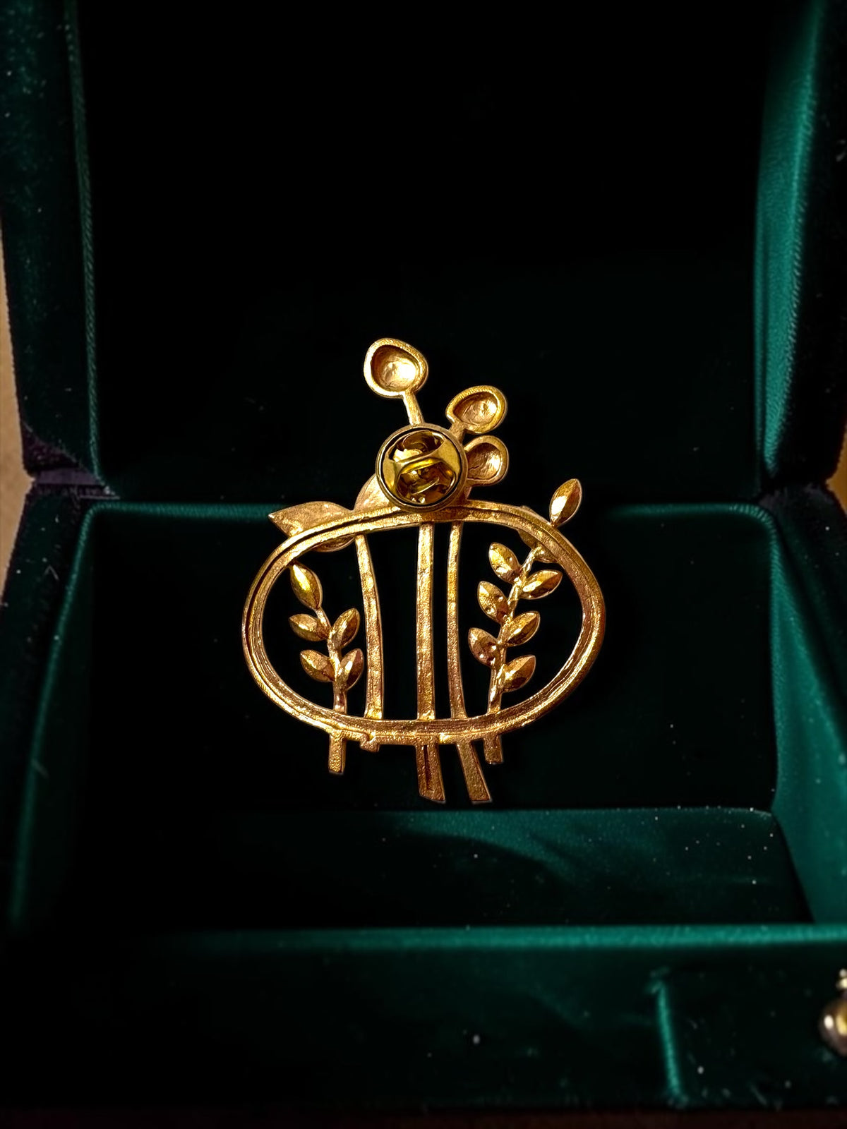Gulistan Premium Sculptural Brass Brooch