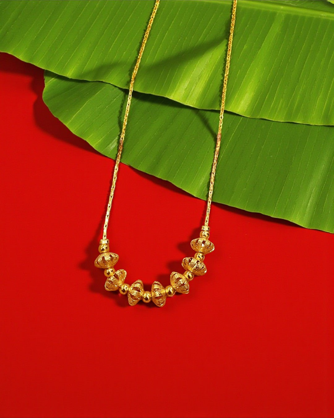 Flat Flowers Golden Necklet - Mini