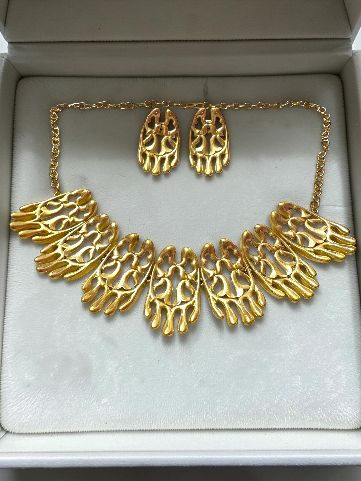 Kashish Premium Sculptural Brass Necklace Jewelry Set (Necklace, Earrings)
