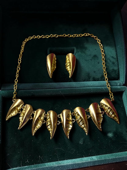 Hrid Majharey Premium Sculptural Brass Necklace Jewelry Set (Necklace, Earrings)