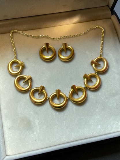 Veya Premium Sculptural Brass Necklace Jewelry Set (Necklace, Earrings)
