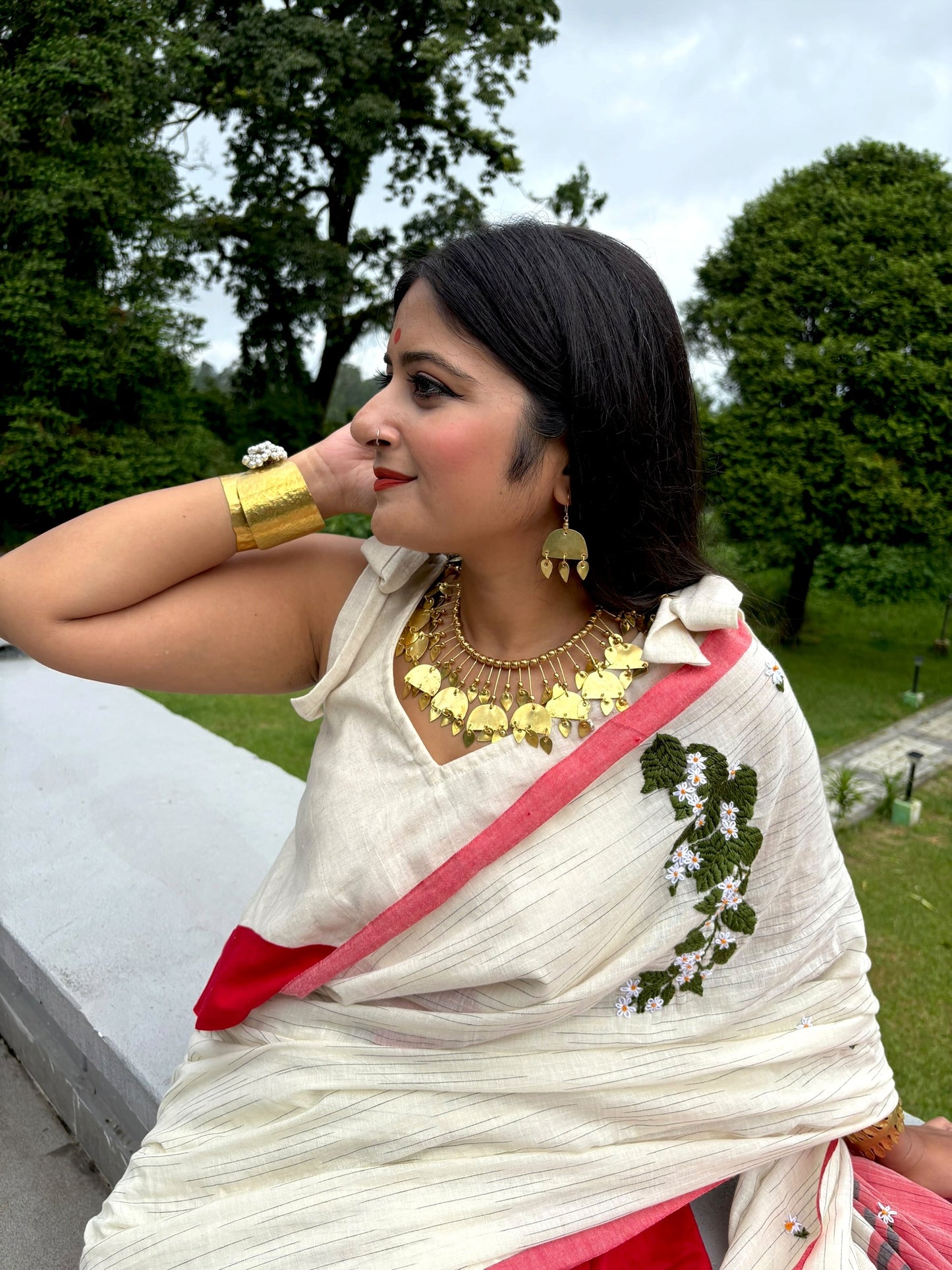 Shiuli Off-white & Red Hand-Embroidered Handloom Saree