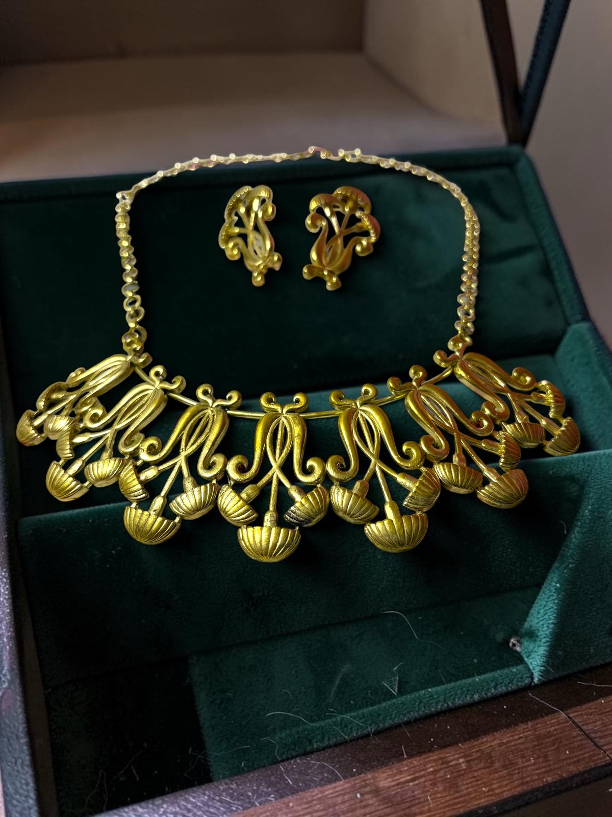 Amanita Premium Sculptural Brass Necklace Jewelry Set (Necklace, Earrings)