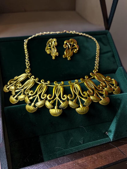 Amanita Premium Sculptural Brass Necklace Jewelry Set (Necklace, Earrings)