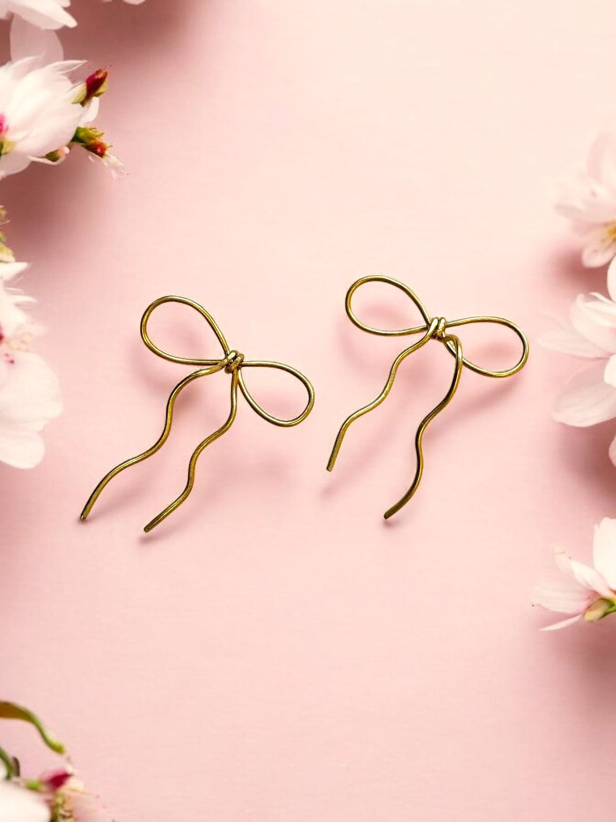 bow-brass-earrings