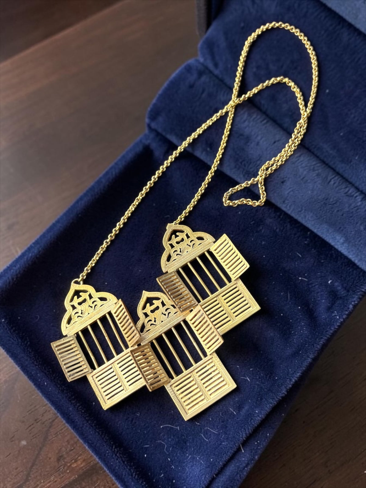 Moner Janala Premium Sculptural Brass Necklace Jewelry Set (Necklace, Earrings)