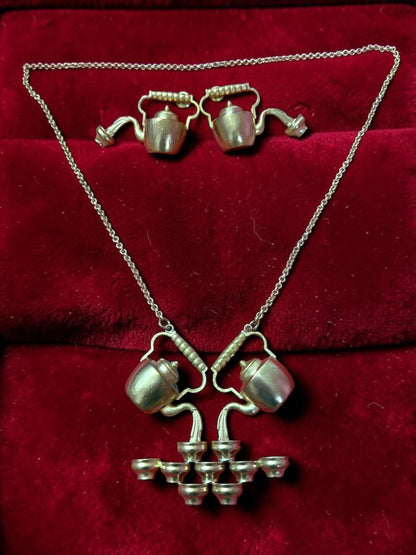 High Tea Premium Sculptural Brass Necklace Jewelry Set (Necklace, Earrings)