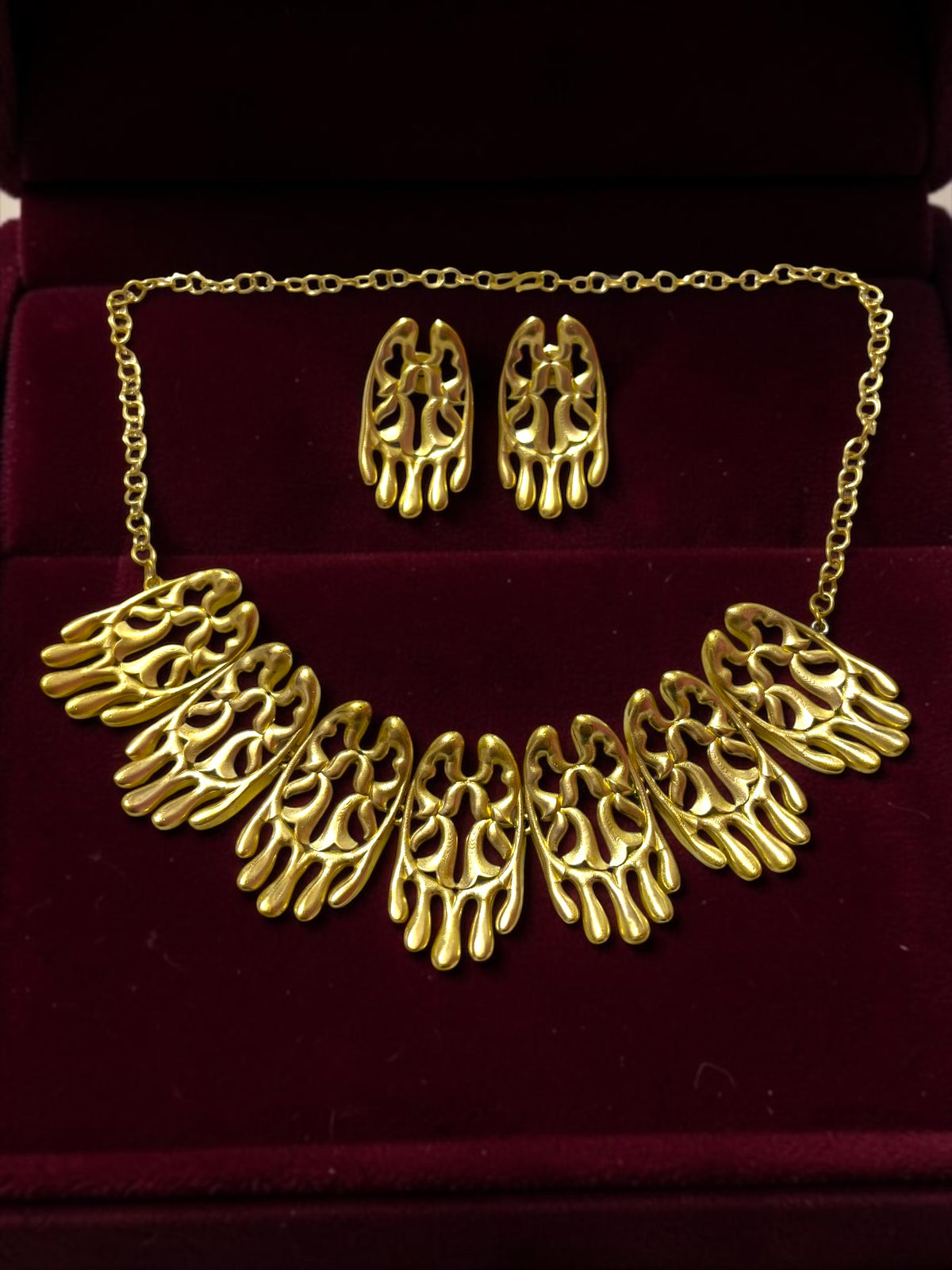 Kashish Premium Sculptural Brass Necklace Jewelry Set (Necklace, Earrings)