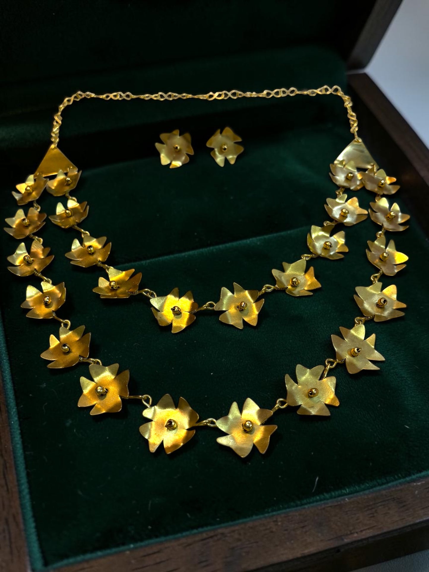 Shiuli Brass Statement Necklace Jewelry Set (Necklace, Earrings)