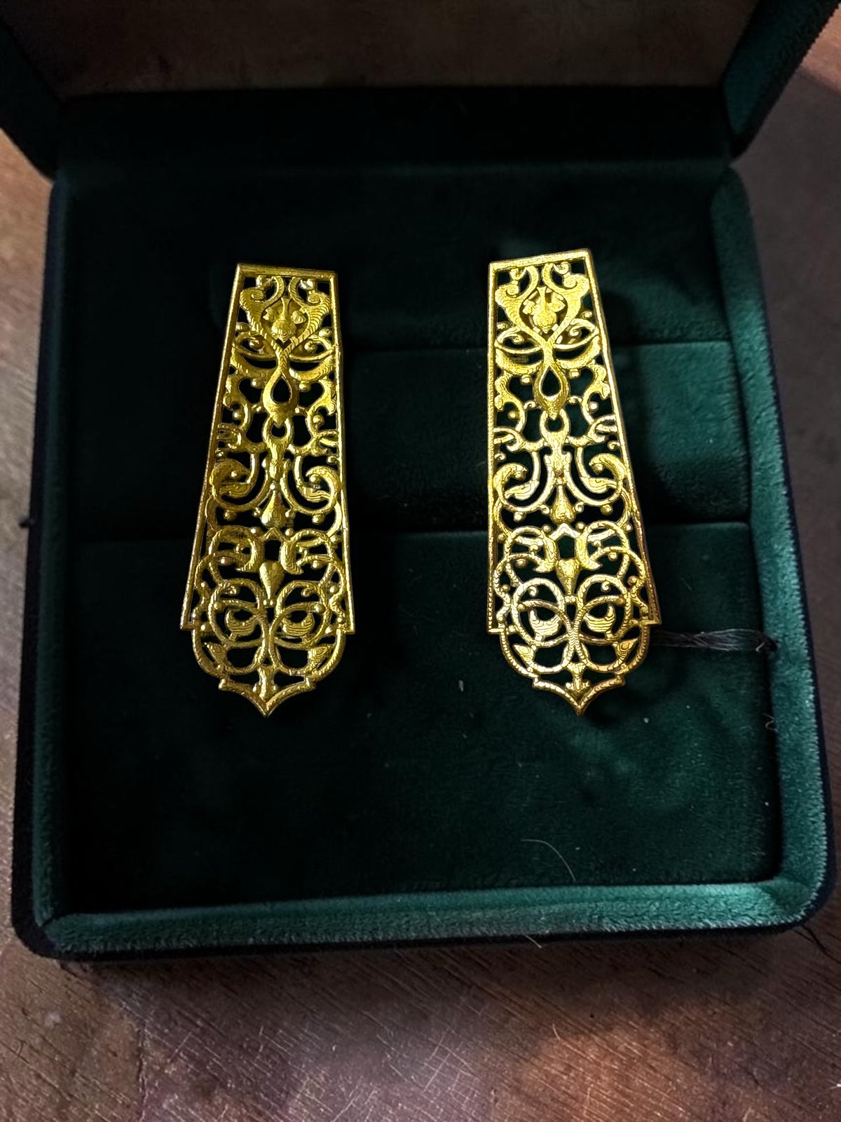 Maya Jaal Premium Sculptural Brass Necklace Jewelry Set (Necklace, Earrings)