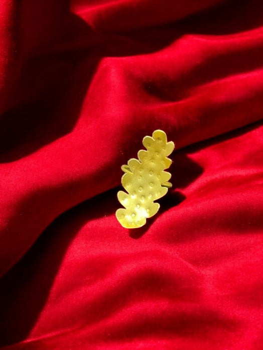curvy-leaf-brass-ring