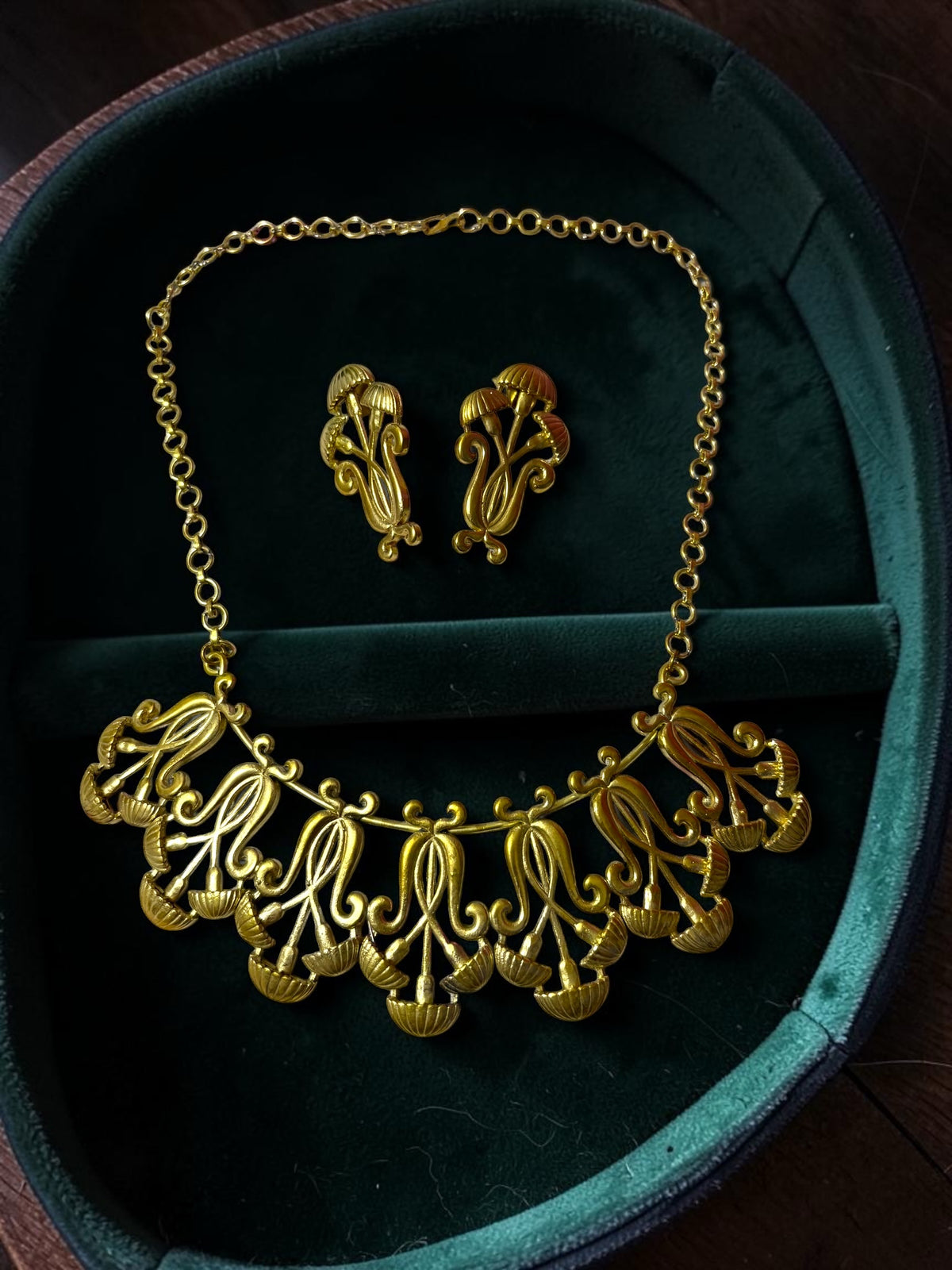 Amanita Premium Sculptural Brass Necklace Jewelry Set (Necklace, Earrings)