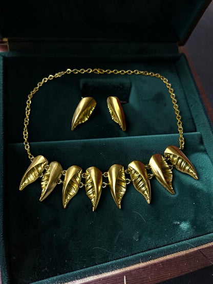 Hrid Majharey Premium Sculptural Brass Necklace Jewelry Set (Necklace, Earrings)