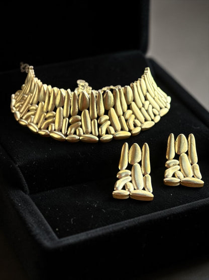 Avara Premium Sculptural Brass Necklace Jewelry Set (Necklace, Earrings)