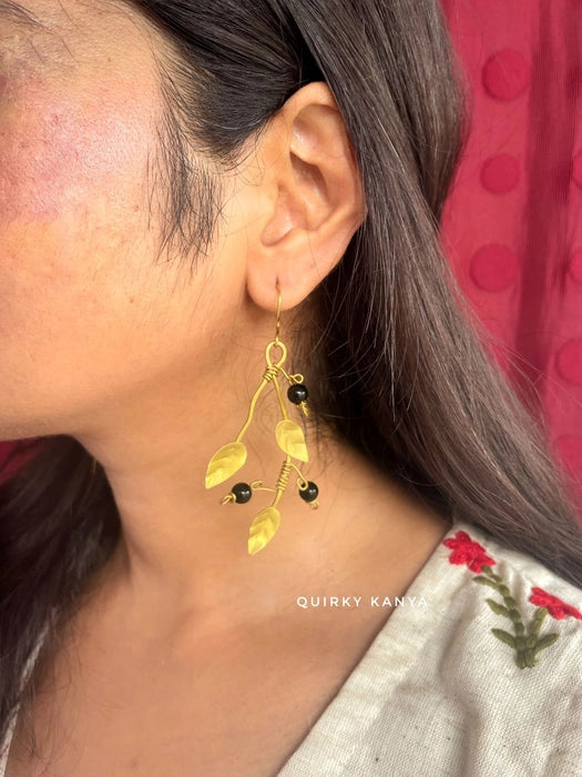 black-beaded-leafy-brass-earrings