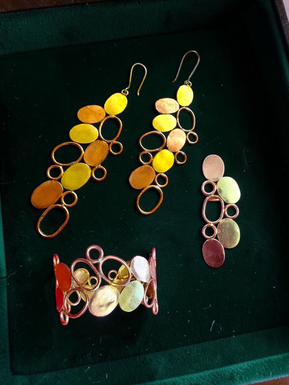 Abstract Circles Brass Dangler Earrings Jewelry Set (Earrings, Bracelet, Ring)