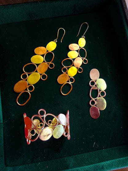 Abstract Circles Brass Dangler Earrings Jewelry Set (Earrings, Bracelet, Ring)