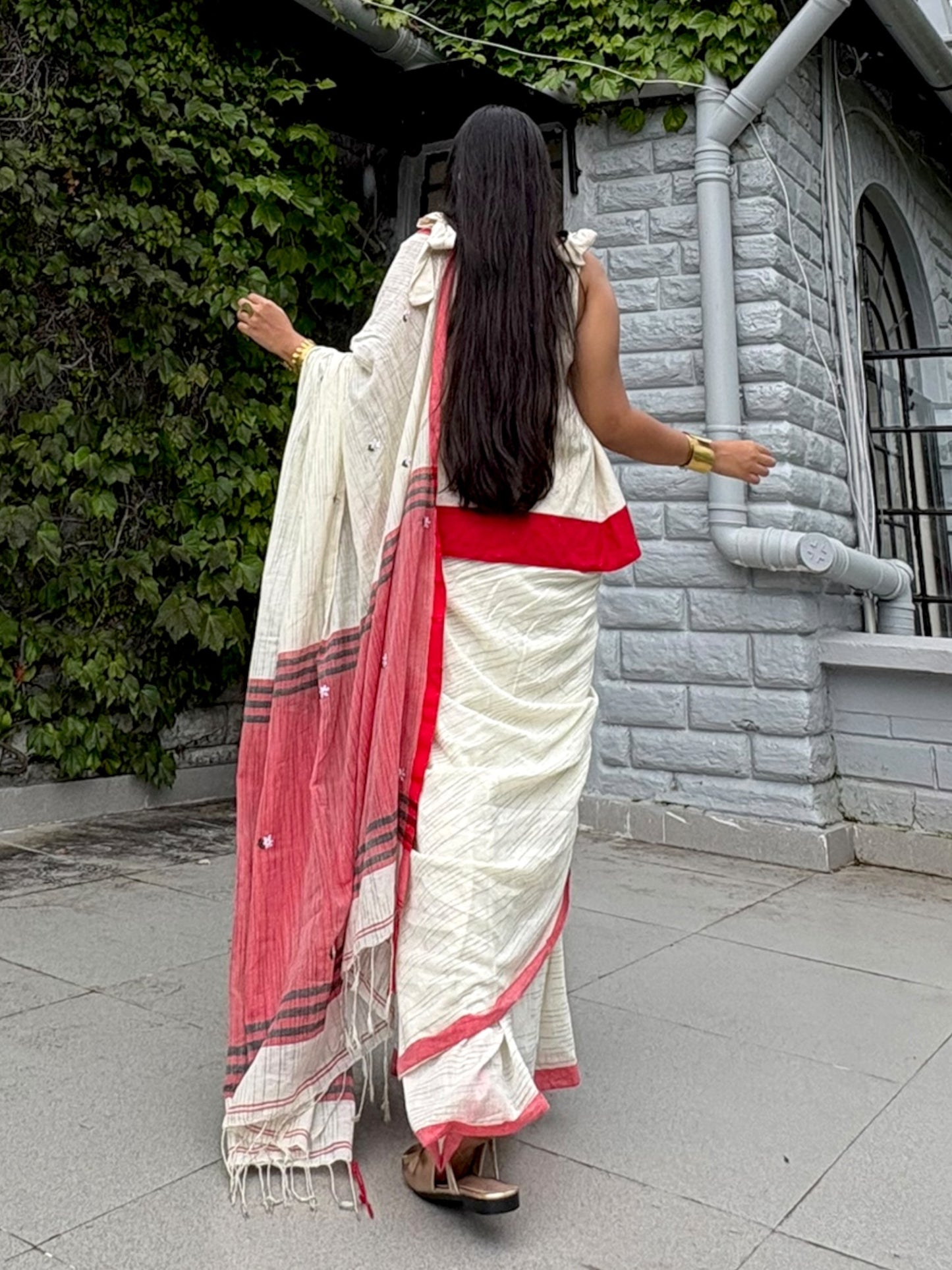 Shiuli Off-white & Red Hand-Embroidered Handloom Saree
