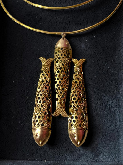 Meenmohini Premium Sculptural Brass Necklace Jewelry Set (Necklace, Earrings)
