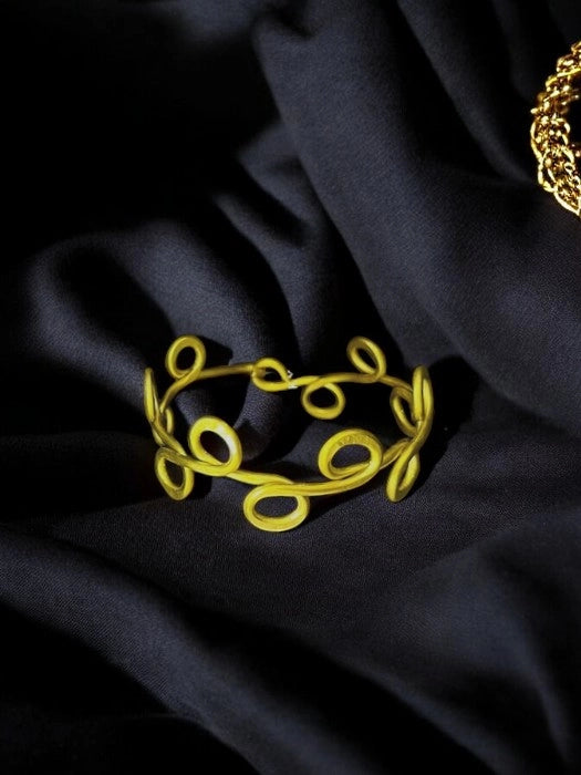 curly-tales-brass-bracelet