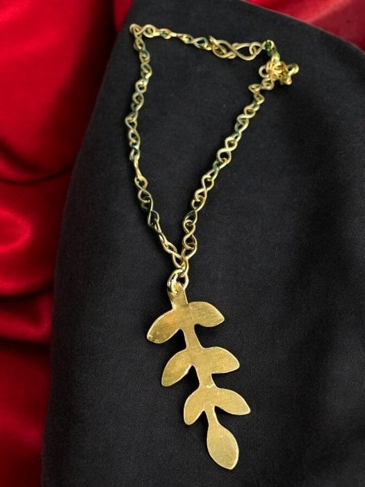 curry-patta-pendant-brass-chain-necklace