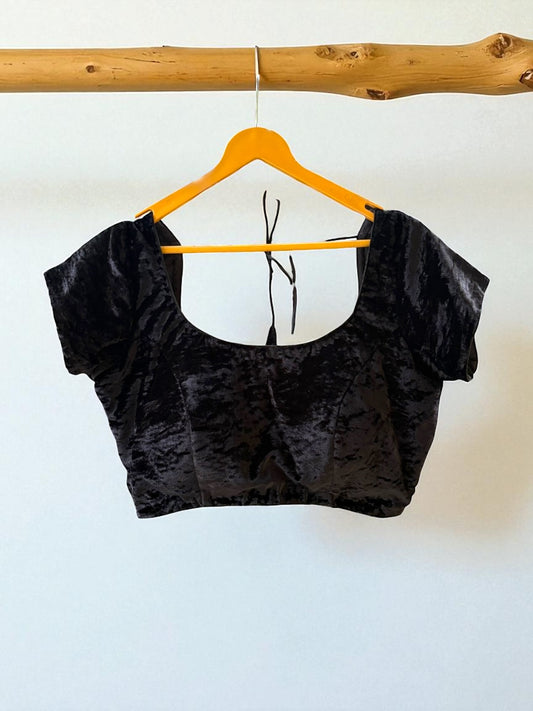 Niharika Short Sleeved Velvet Blouse - Black