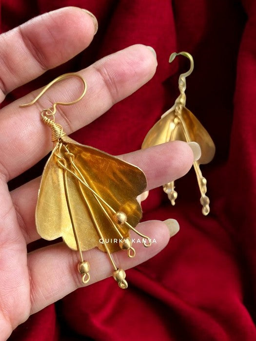 dancing-lilies-brass-earrings