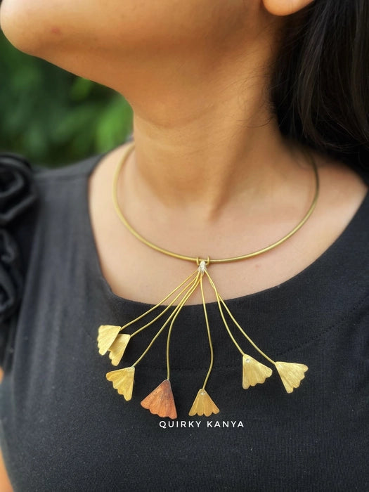 dancing-lilies-brass-hashuli-necklace