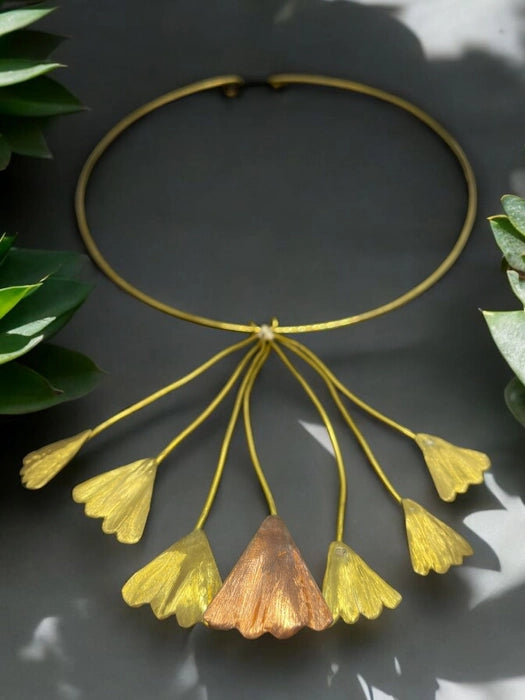 dancing-lilies-brass-hashuli-necklace