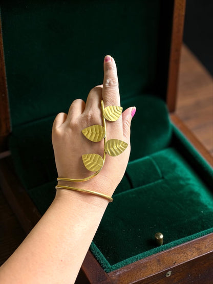 Leafy Affair Brass Palmlet Bracelet