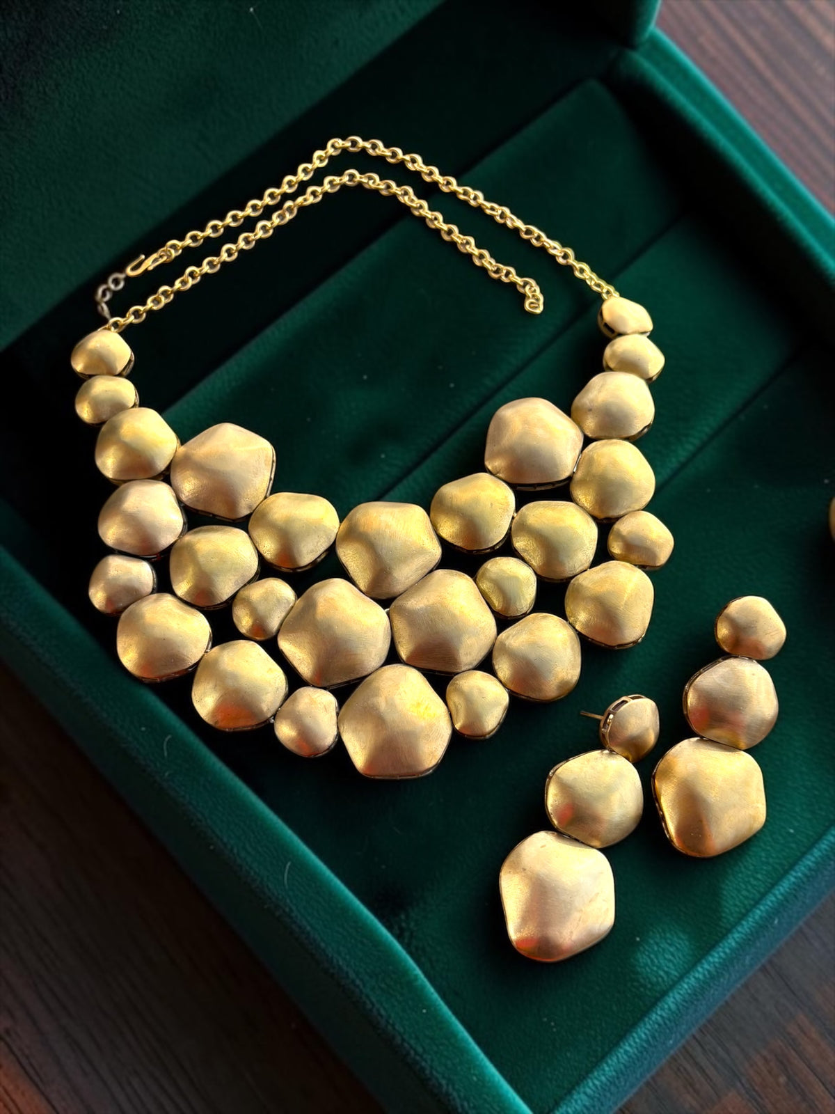 Arca Premium Sculptural Brass Necklace Jewelry Set (Necklace, Earrings)