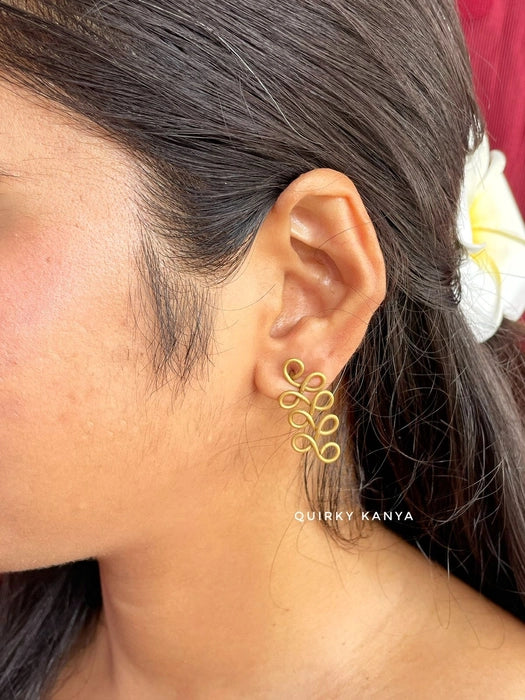 figure-8s-brass-stud-earrings