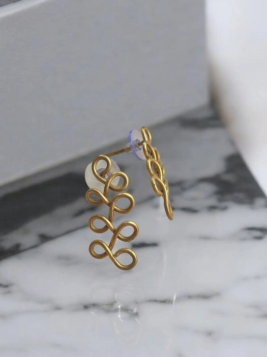 figure-8s-brass-stud-earrings