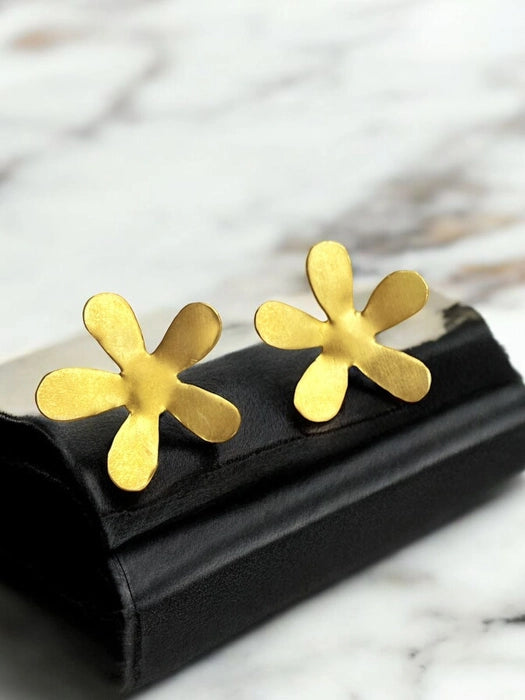 flower-brass-stud-earrings