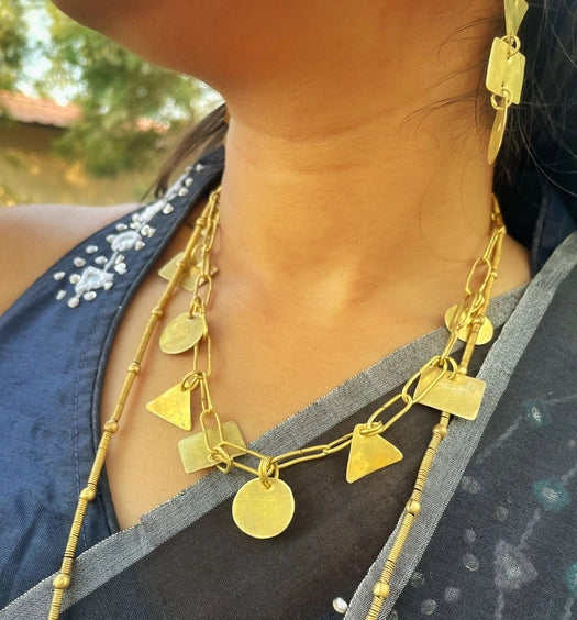 geometry-short-chain-brass-necklace