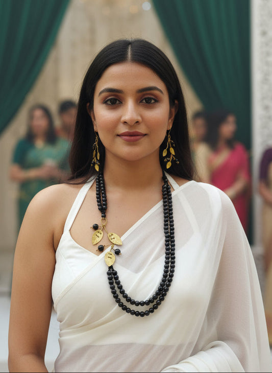 Black Beaded Leafy Pendant Brass Necklace Jewelry Set (Necklace, Earrings)