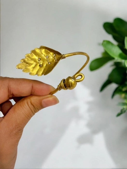 leafy-affair-brass-bracelet