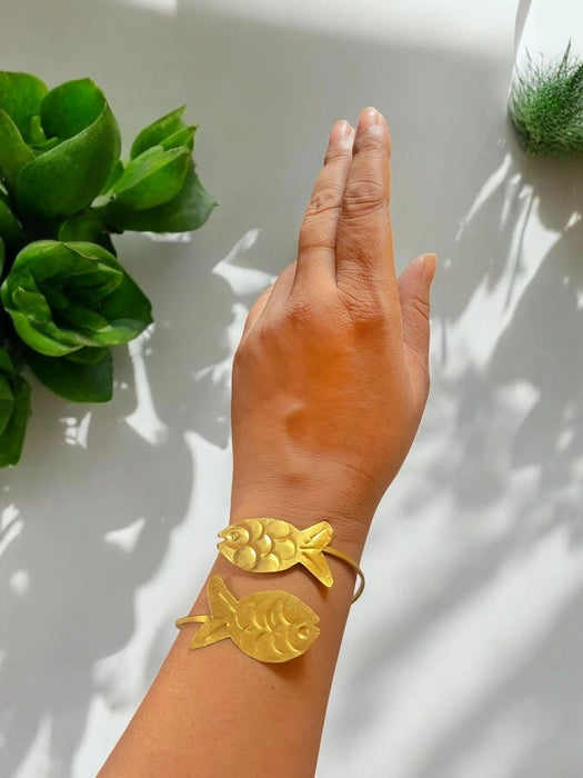 meenakshi-brass-hasli-necklace-jewelry-set-necklace-earrings-bracelet-ring