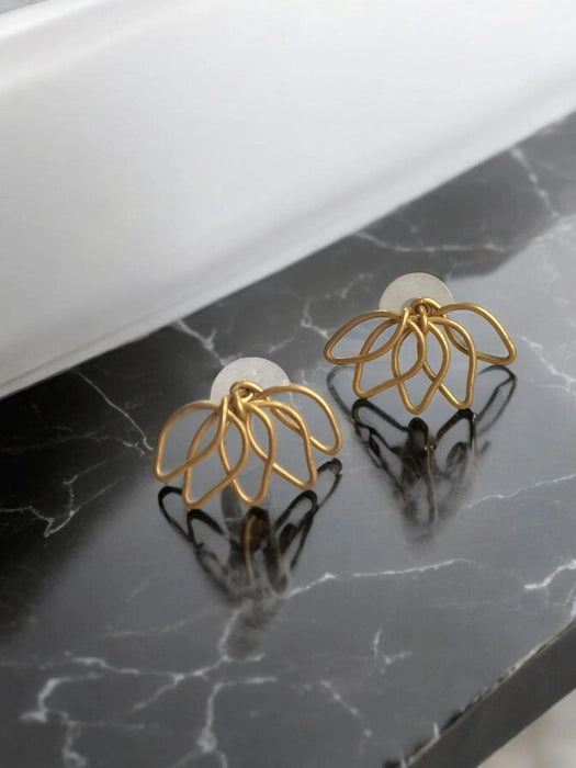 petals-brass-stud-earrings