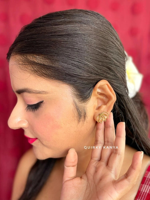 petals-brass-stud-earrings