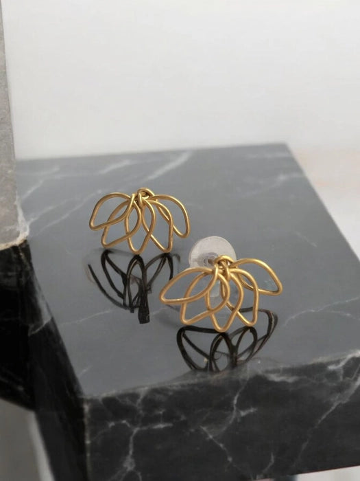 petals-brass-stud-earrings