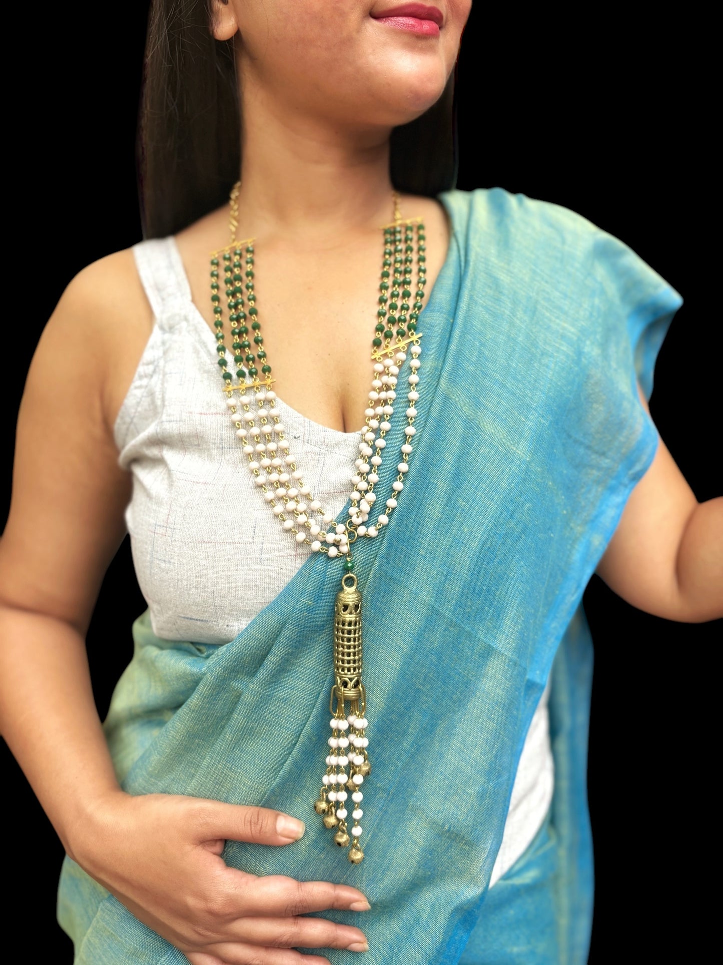 rani-sahiba-white-and-green-dokra-and-crystal-chandelier-brass-necklace-jewelry-set-necklace-earrings