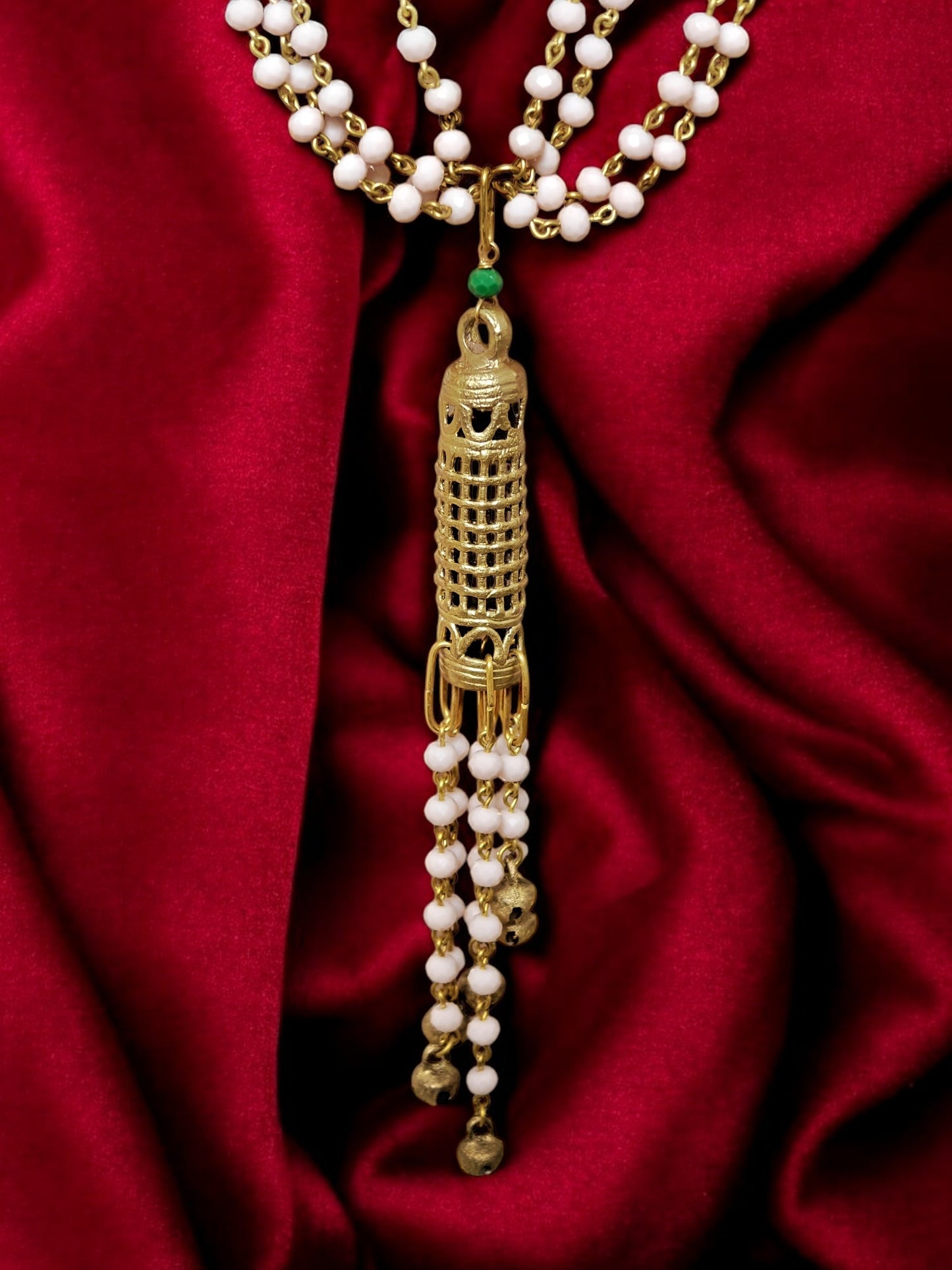 rani-sahiba-white-and-green-dokra-and-crystal-chandelier-brass-necklace-jewelry-set-necklace-earrings