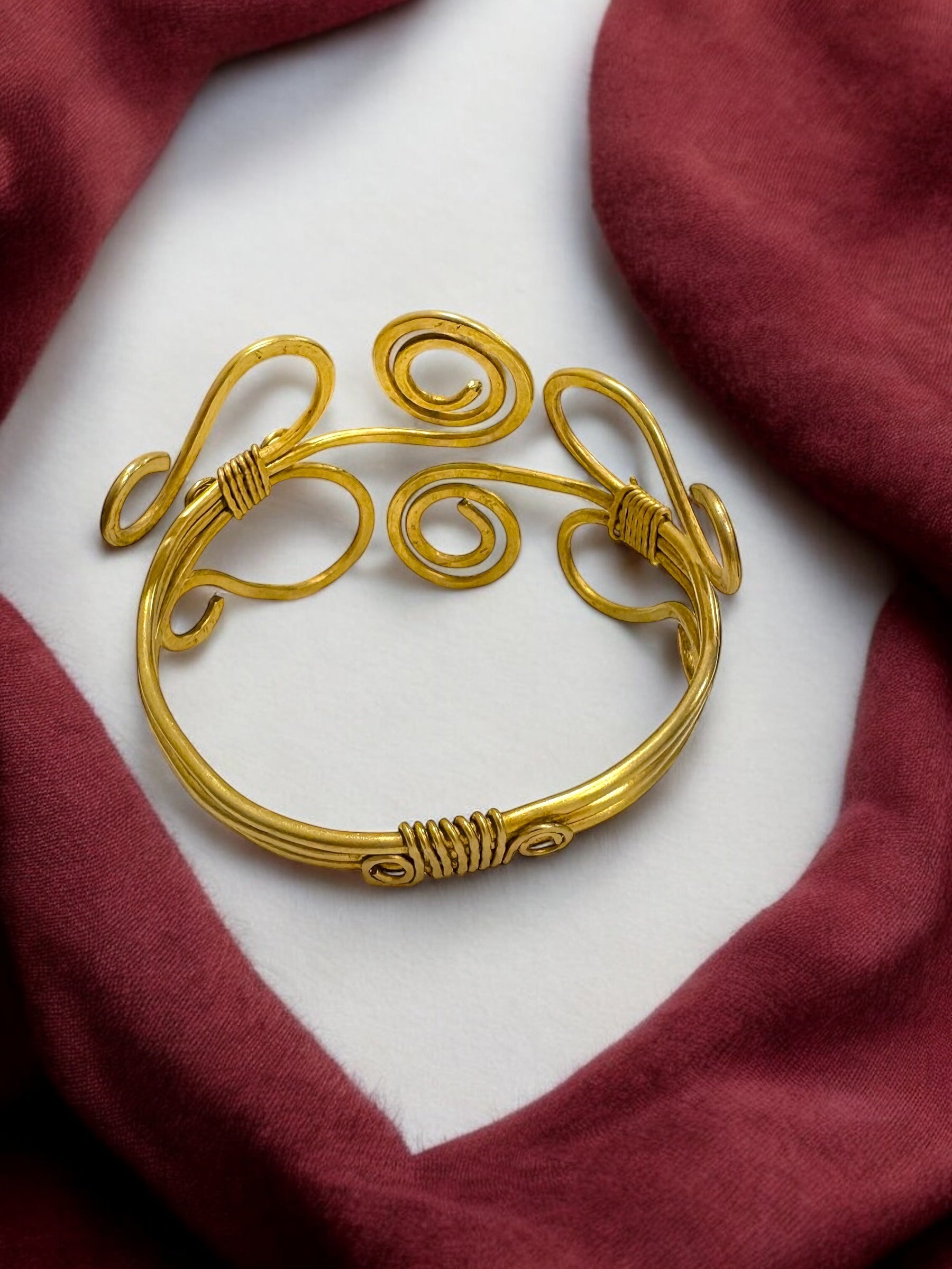 spiral-hearts-brass-bracelet