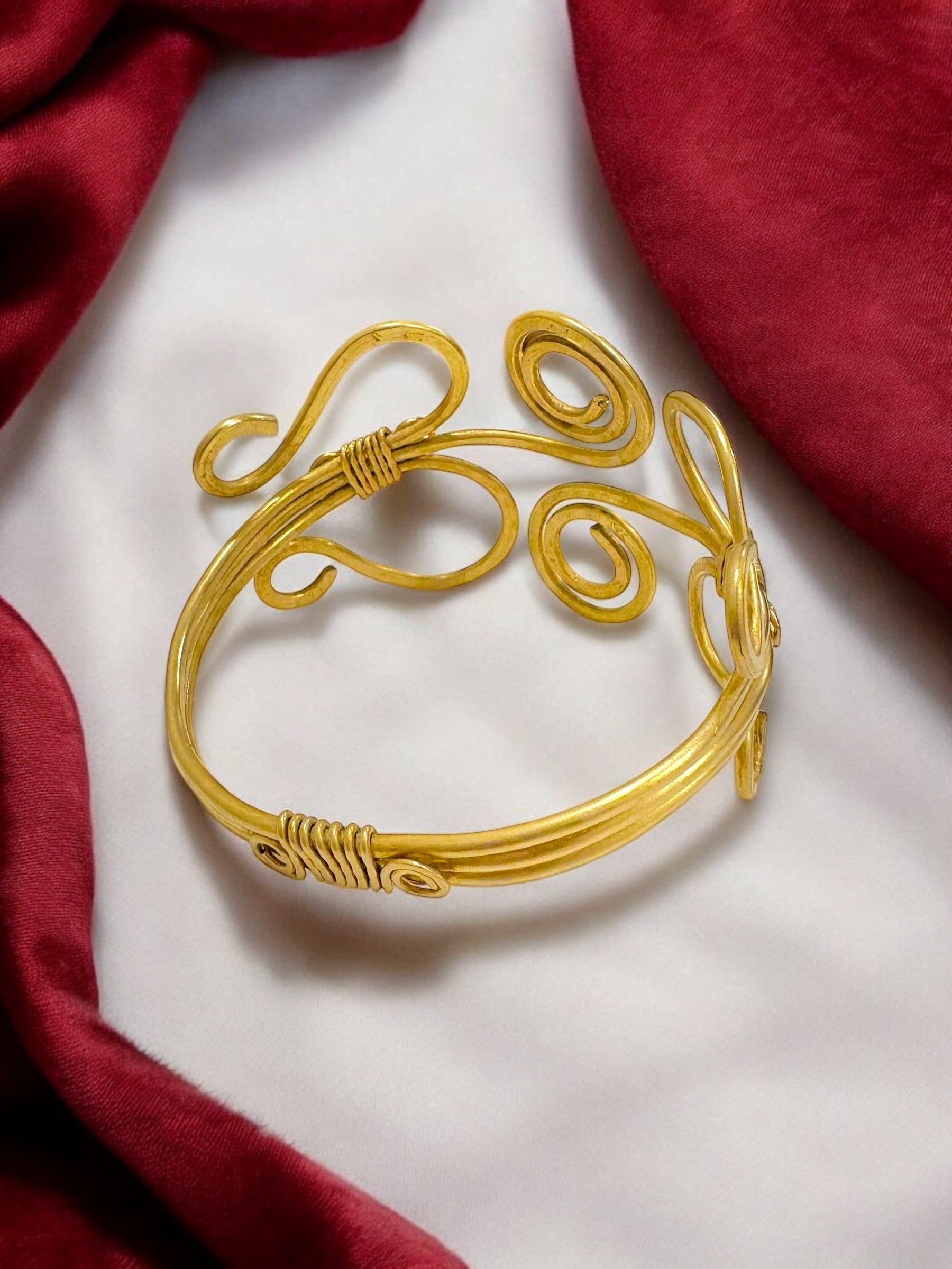 spiral-hearts-brass-bracelet