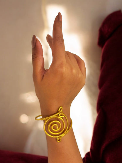 spiralling-out-brass-bracelet