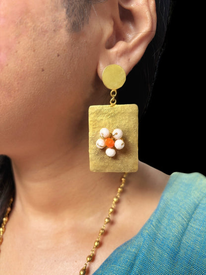 shiuli-crystal-and-brass-pendant-chain-necklace-jewelry-set-necklace-earrings